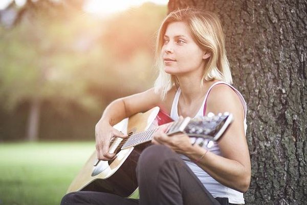 Comment fonctionne l'accordage d'une guitare ?